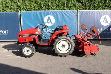 Vente aux enchères : Mini-tracteurs, tracteurs et tondeuses