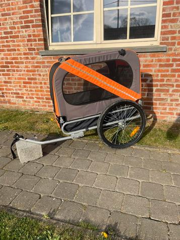 Hondenfiets kar beschikbaar voor biedingen