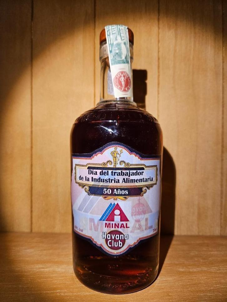 Havana Club rum – Minal - Dia del trabajador de la Industria, Verzamelen, Wijnen, Nieuw, Overige typen, Zuid-Amerika, Vol, Ophalen of Verzenden