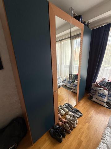 Garderobe beschikbaar voor biedingen