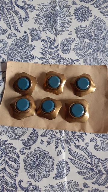 6 boutons vintage carré metal cuivré centre bleu 