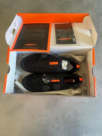Chaussures DMT, Enlèvement ou Envoi, Comme neuf, Chaussures
