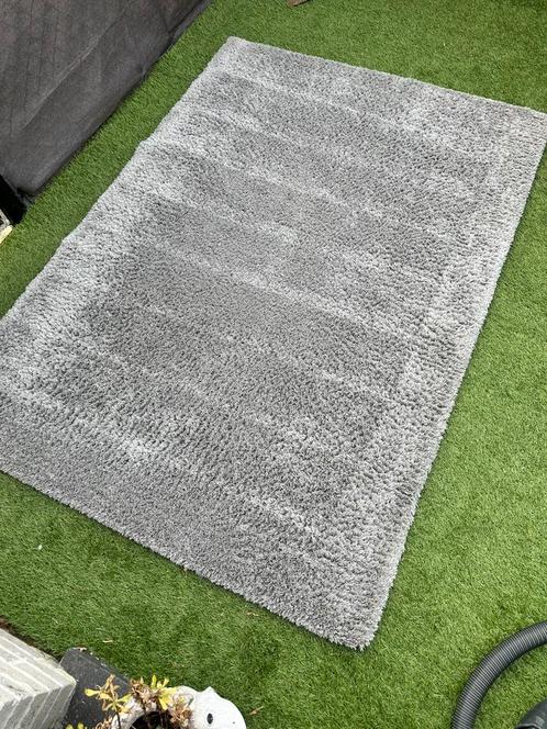 Gezellige grijze tapijt 140x200 voor thuis, Huis en Inrichting, Stoffering | Tapijten en Vloerkleden, Ophalen of Verzenden