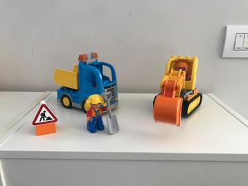 Duplo rupsband en graafmachine beschikbaar voor biedingen