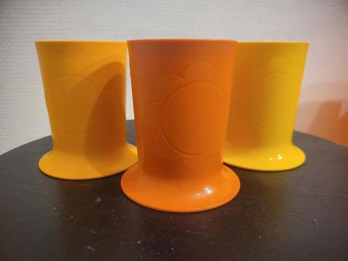 3 gobelets Sippy tupperware jaune et orange vtg, Maison & Meubles, Cuisine| Tupperware, Utilisé, Jaune, Orange, Enlèvement ou Envoi