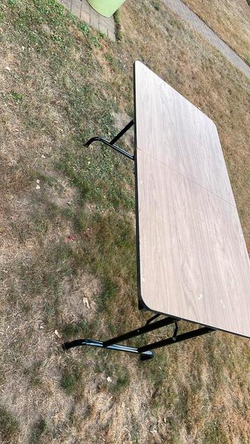 3 x Houten plooittafel met stalen buizen onderdstel beschikbaar voor biedingen
