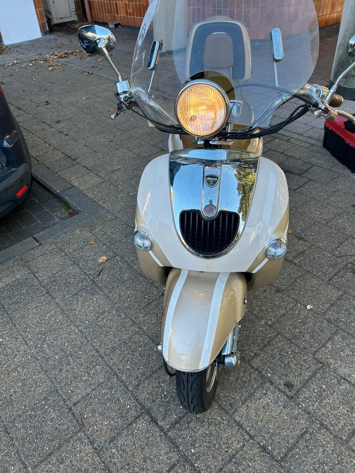 Scooter neco borsalino, Fietsen en Brommers, Snorfietsen en Snorscooters, Gebruikt, Overige merken, Benzine, Ophalen