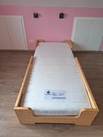 Prachtig houten kinderbed, met matras en lattenbodem, Ophalen