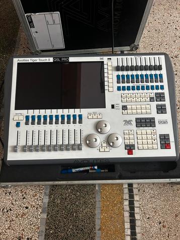 Avolites Tiger Touch II + flight case  beschikbaar voor biedingen