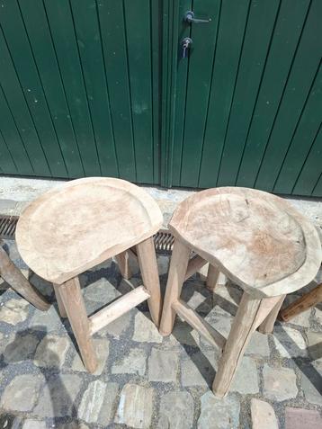 2 stuks TEAK houten gebleekte tuinstoelen! Heel mooi model beschikbaar voor biedingen