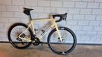 Eddy Merckx Pevele carbon ultegra di2 2025, medium maat, Fietsen en Brommers, Ophalen, Carbon, Heren, Zo goed als nieuw