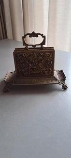 Antieke brievenhouder, Ophalen