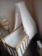 Mooie houten schommelwieg, Ophalen