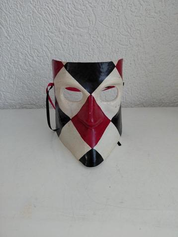 Masker beschikbaar voor biedingen