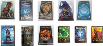 Verschillende ENG YA, Fantasy etc boeken beschikbaar voor biedingen