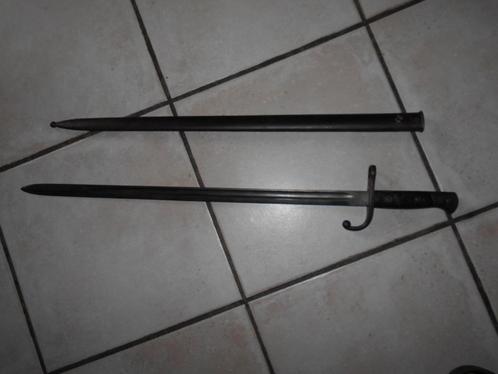 bajonet met schede (70 cm x 58 cm x 10 cm), Verzamelen, Militaria | Tweede Wereldoorlog, Landmacht, Zwaard of Sabel, Ophalen of Verzenden