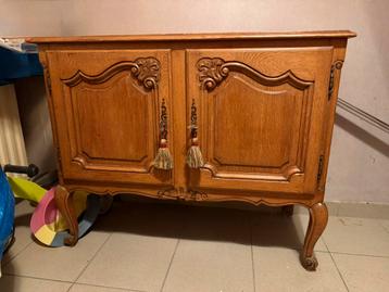 Bijzetkastje eik beschikbaar voor biedingen