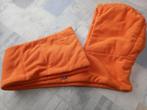 muts in de vorm van een kap+sjaal een geheel kleur oranje, Vêtements | Femmes, Vêtements de sports d'hiver, Enlèvement ou Envoi