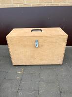Houten koffer, Ophalen
