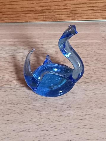Glazen blauwe slang