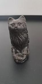 Petit chat sculpté en grès, Ophalen
