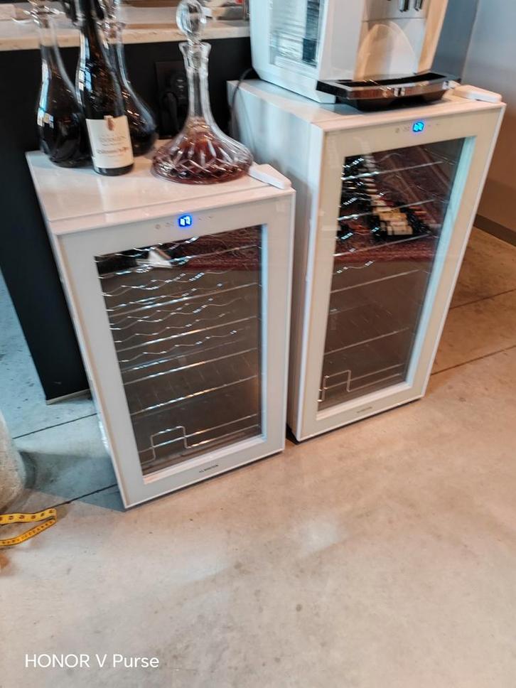 2 Wijnkoelkasten klarstein, Elektronische apparatuur, Koelkasten en IJskasten, Zo goed als nieuw, Zonder vriesvak, 75 tot 100 liter