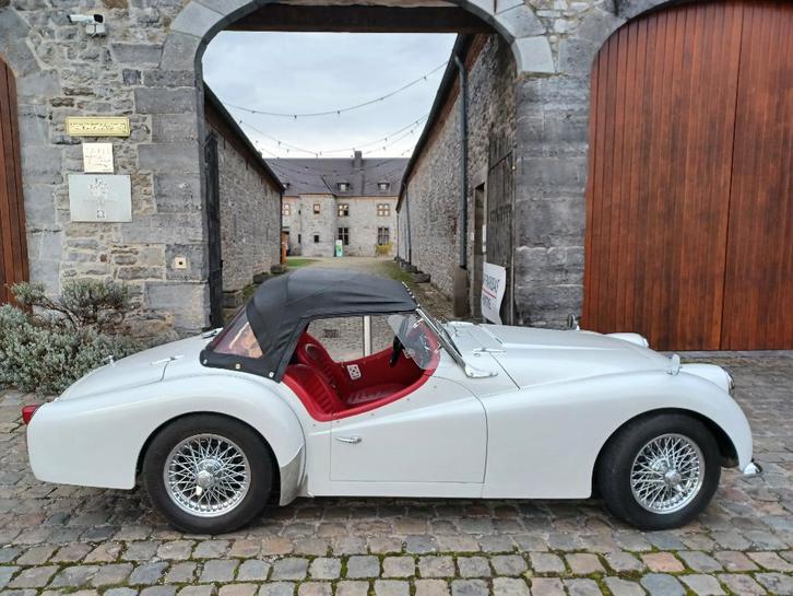 Triumph TR3, Auto's, Oldtimers, Particulier, Triumph, Benzine, Cabriolet, 2 deurs, Handgeschakeld, Wit, Leder, Ophalen
