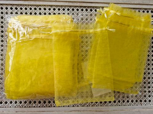 Une cinquantaine de pochettes jaunes transparentes, Hobby en Vrije tijd, Overige Hobby en Vrije tijd, Nieuw, Ophalen