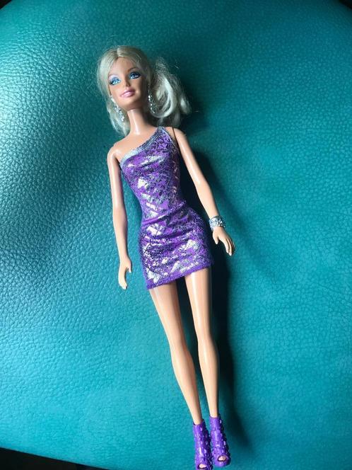 2 BARBIES met jewels + 1JURK + 1ROKS - SPEELGOED  7,99, Kinderen en Baby's, Speelgoed | Poppen, Zo goed als nieuw, Ophalen of Verzenden