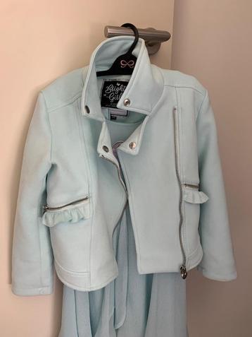 Licht blauwe vest maat 116/ light blue vest size 116 beschikbaar voor biedingen