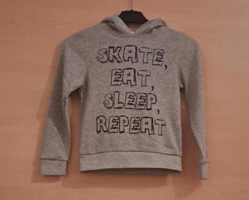 ¤ Trui ( maat 134-140) beschikbaar voor biedingen