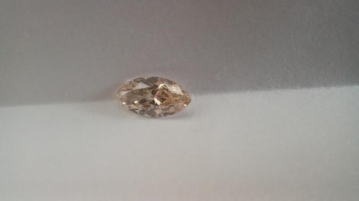 Prachtige Diamant (NATUURLIJK), Marquisevorm - 0,87 caraat., Handtassen en Accessoires, Edelstenen, Zo goed als nieuw, Ophalen of Verzenden