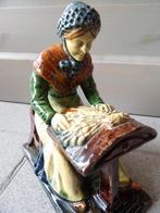 Vlaams aardewerken spinster., Ophalen of Verzenden