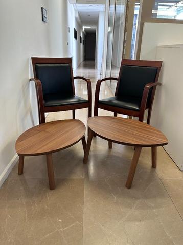 Set van 2 fauteuils + 2 salontafels beschikbaar voor biedingen