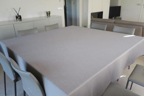 Vierkant tafelkleed taupe/lichtgrjs, Huis en Inrichting, Tafelkleden, Zo goed als nieuw, Vierkant, Binnen, Ophalen of Verzenden