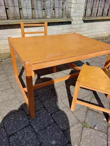 Houten kindertafeltje met 2 stoeltjes, Kinderen en Baby's, Ophalen, Zo goed als nieuw
