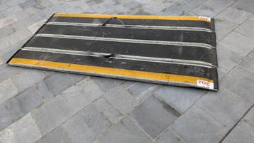 Decpac opvouwbare en draagbare oprijplaat 149 x 74 cm beschikbaar voor biedingen