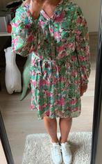 Green flower dress NEW, Kleding | Dames, Jurken, Maat 38/40 (M), Nieuw, Boven de knie, Groen