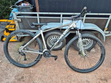 NIEUWE thompson eagel  29er  beschikbaar voor biedingen