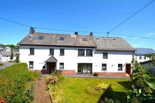 Ruim woonhuis met tuin en 3 garages in de Eifel, Immo, Buitenland, Duitsland, Woonhuis, Dorp