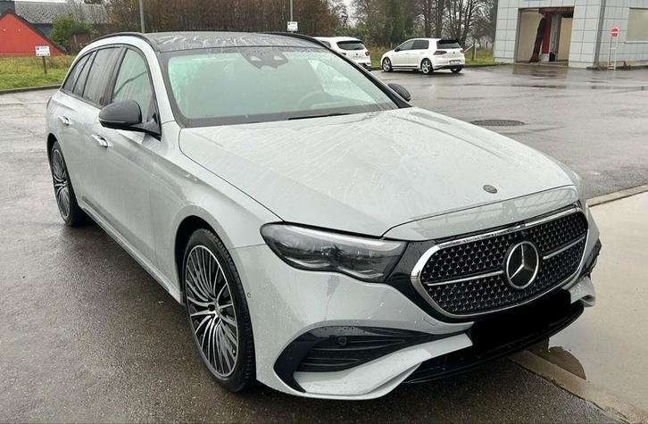 Prachtige Mercedes E300 HYBRID PACK AMG 2024, Auto's, Mercedes-Benz, Particulier, E-Klasse, 360° camera, Aangepast voor mindervaliden