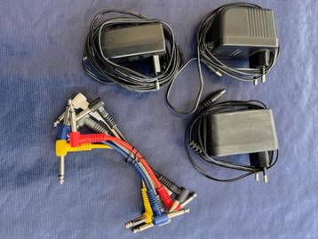 Voeding gitaar pedalen 12 en 15 Volt + patchkabels beschikbaar voor biedingen