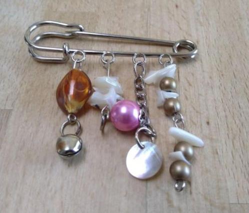 Vintage broche jaren 1980, Handtassen en Accessoires, Broches, Zo goed als nieuw, Overige materialen, 4 tot 7 cm, Ophalen of Verzenden