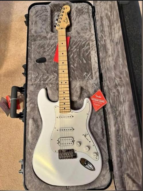 Fender American Juanes Signature Stratocaster – Luna White, Muziek en Instrumenten, Snaarinstrumenten | Gitaren | Elektrisch, Zo goed als nieuw