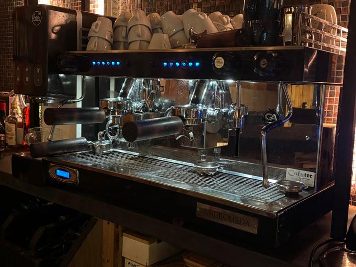 Koffiemachine horeca maalder en lattiz, Elektronische apparatuur, Koffiezetapparaten, Koffiemachine, Ophalen