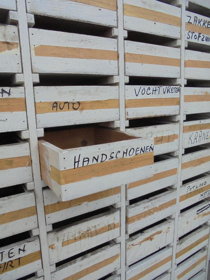 Commode industrielle, armoire scolaire, de magasin, atelier, Antiquités & Art, Antiquités | Meubles | Armoires, Enlèvement ou Envoi