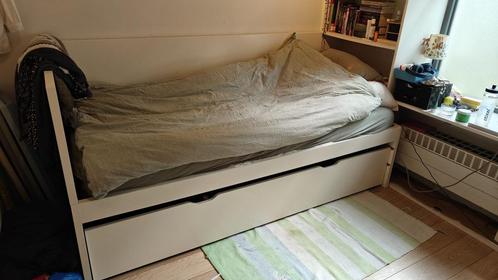 Bed + matras, Huis en Inrichting, Slaapkamer | Bedden, Gebruikt, Eenpersoons, 90 cm, 200 cm, Overige materialen, Wit, Ophalen