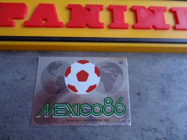PANINI STICKER WORLD CUP 86 MEXICO WK BADGE NR 2  voetbal, Hobby en Vrije tijd, Stickers en Plaatjes, Sticker, Verzenden