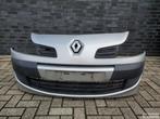 Renault Modus 2008 - 2012 FACELIFT voorbumper zilver €300, Auto-onderdelen, Gebruikt, Ophalen of Verzenden, Bumper, Renault