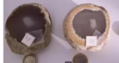 2 mooie kleine wateragaten of hydrolieten samen 5 euro, Verzamelen, Mineralen en Fossielen, Ophalen of Verzenden